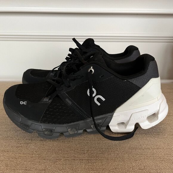 On Cloud Running Shoes size 8 1/2 - Picture 4 of 7